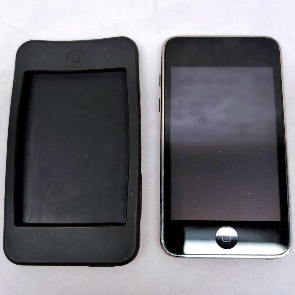 Apple iPod Touch 2nd Generation 8GB Black Silver A1288 Vintage Tested Working